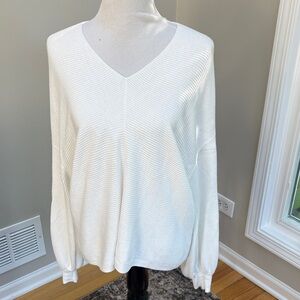 1. State | Women's Cream V-Neck Sweater, Sz L